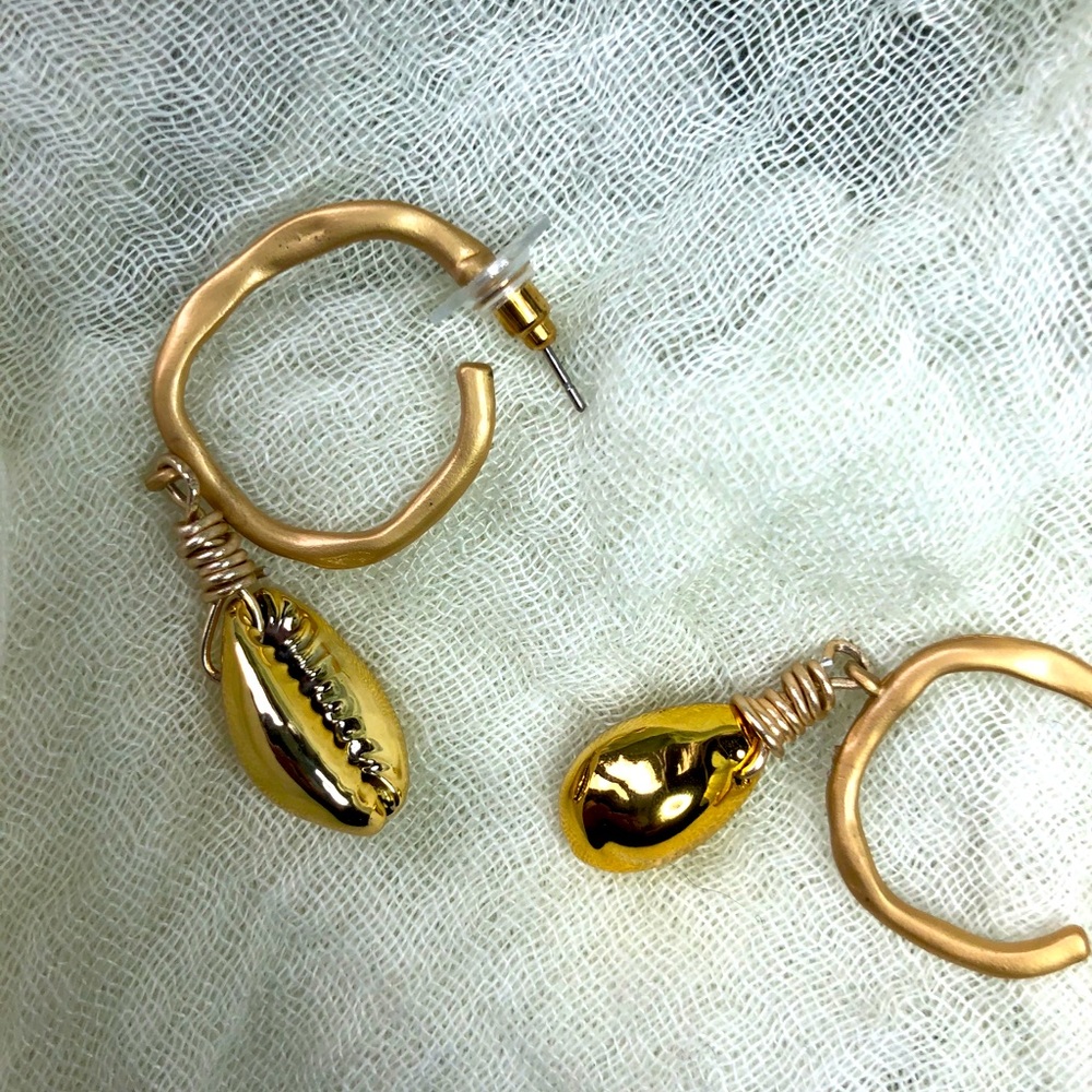 Seashell Earrings - Picture 6 of 10